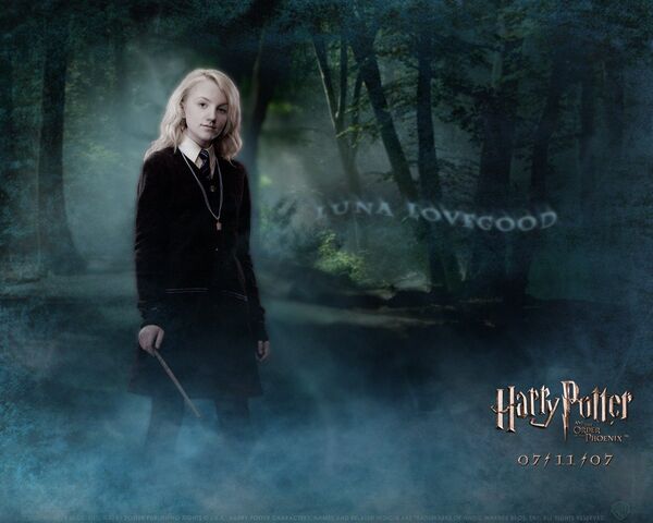 File:Evanna-Lynch-as-Luna-Lovegood.jpg