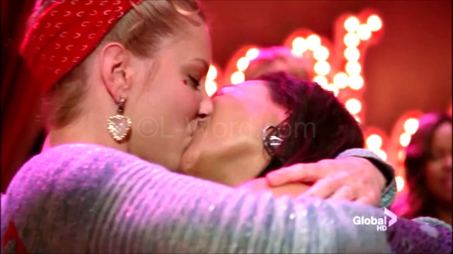 File:Brittana kiss-097.png