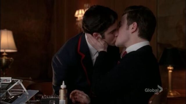 File:KlaineKiss.jpg