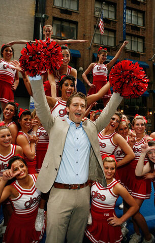 File:Glee+Cheerleaders+Exclusive+Performance+Fox+-I1gHyL2xyql.jpg