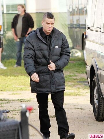 File:MARK-SALLING-GLEE--435x580.jpg
