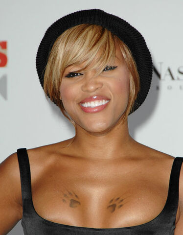 Datei:Rapper-eve-2011-hairstyles-2.jpg