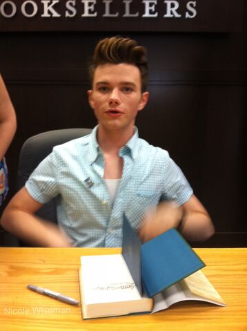 File:Chrislookingtonedatthegrove2.jpg
