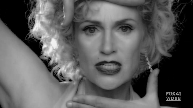 File:Vogue.0000.png