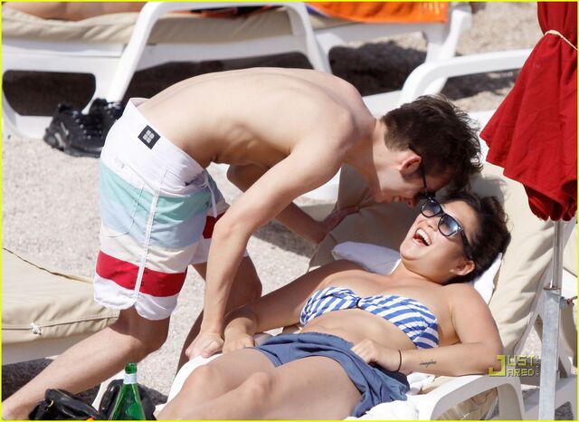 File:Ttkevin-mchale-shirtless-04.jpg