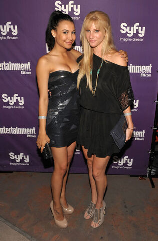 File:Naya+Rivera+Heather+Morris+EW+Syfy+Celebrate+r0RD2UWm8RNl.jpg