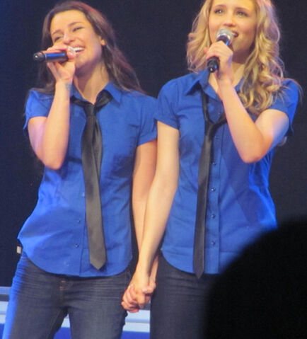 File:Somebodytolove33.jpg