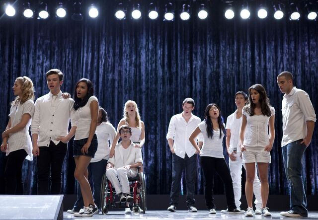 File:One-of-Us-glee-16157666335-2100-1454.jpg