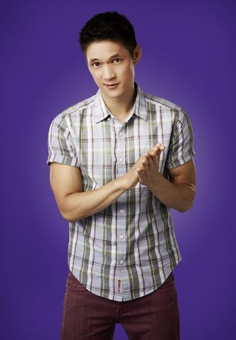 File:1000px-Glee 09-harry-shum-jr-01 3740DJ2.jpg