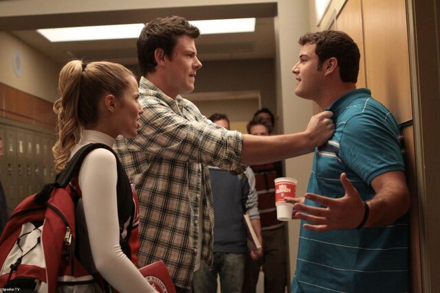 File:1x08-Mashup-Promo-Photos-glee-8505064-1950-1300.jpg