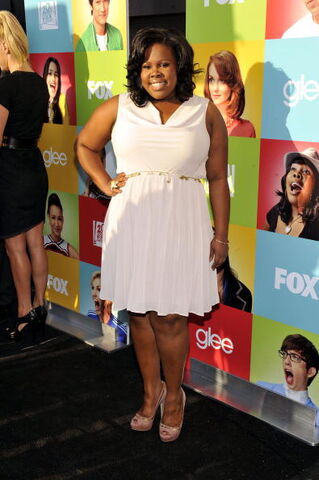 File:0728amber-riley-white-dress fa.jpg