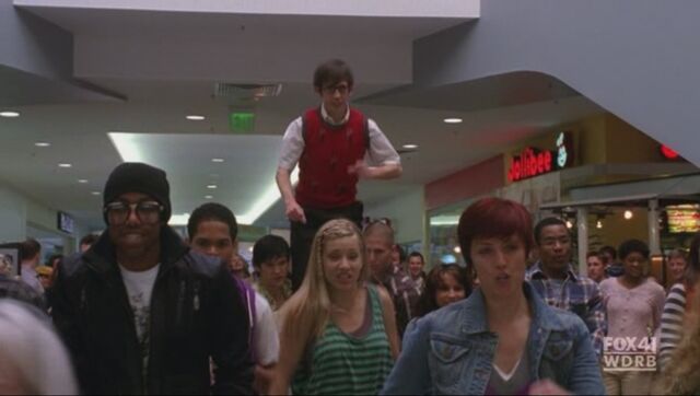 File:Glee-jollibee.jpg