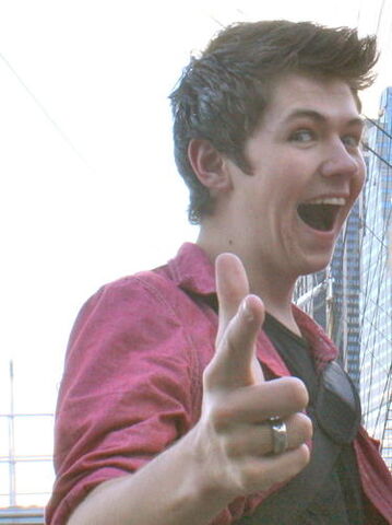 File:Excited-much-about-the-GLEE-Project-NAHHHHHH-ye-think-damian-mcginty-21780590-814-1088.jpg