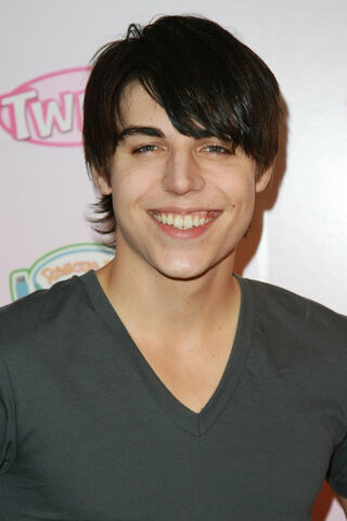 File:David+Archuleta+Performs+Hard+Rock+Caf+-phvm0dD9 9l.jpg
