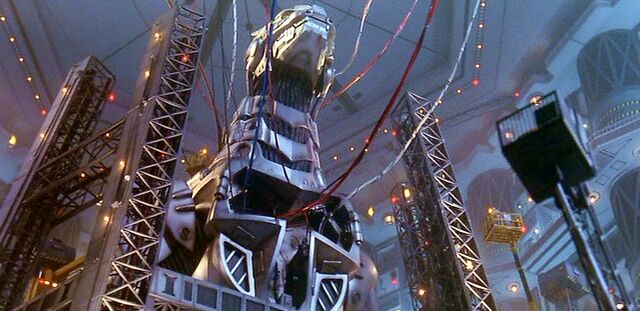 File:GMMG-Kiryu Being Repaired.jpg