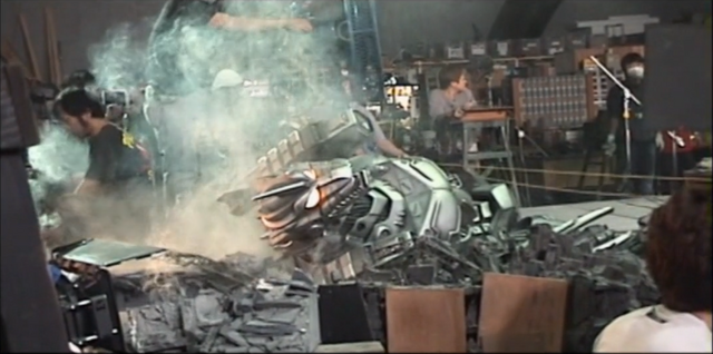 File:Kiryu damaged anamatronic.png