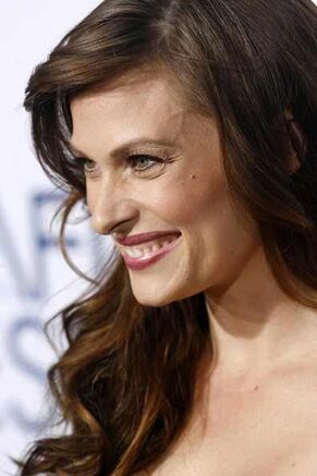 Vinessa-shaw-02