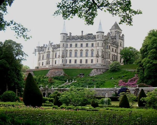File:Dunrobin-1.jpg