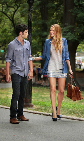 File:404-blake-lively-jean-blazer.jpg