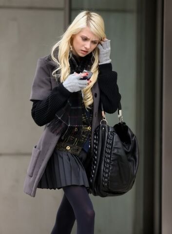 File:Jenny Humphrey 15.jpg