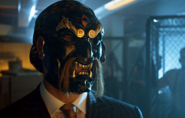 Fichier:Gotham-8-black-mask.jpg