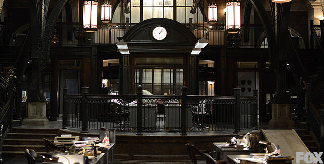 Fichier:100-000-gotham-inside-gcpd 1.jpg