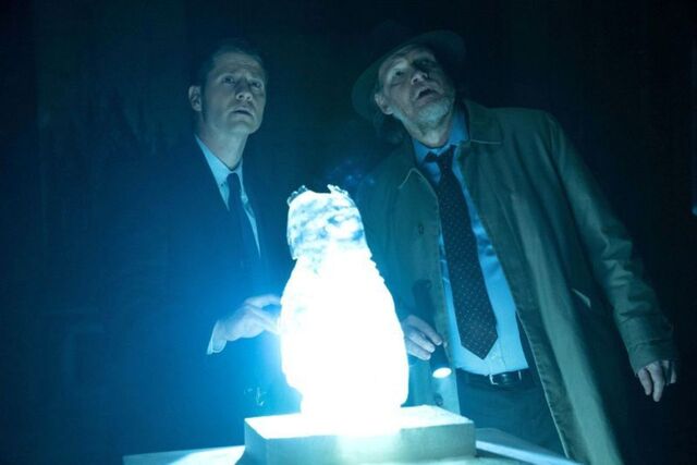 Datei:Gotham 3x19.jpg