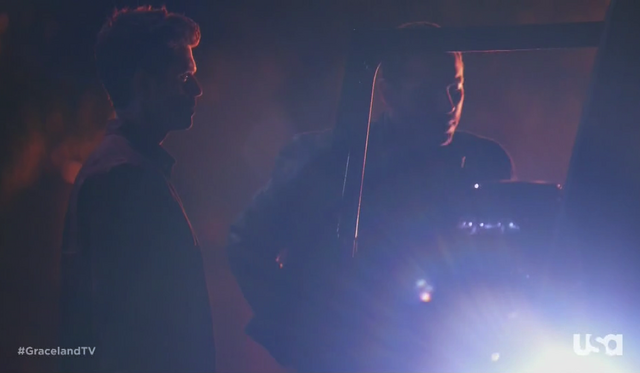 File:1x01-MikeBriggsShooting.png