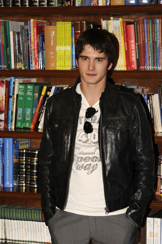 File:9510 yon-gonzalez.jpg