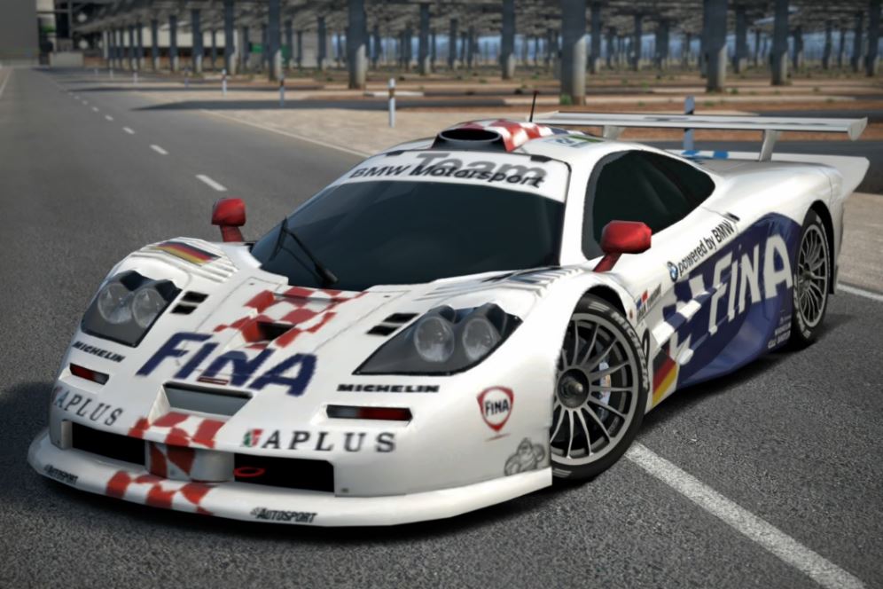 MCLAREN f1 GTR красный