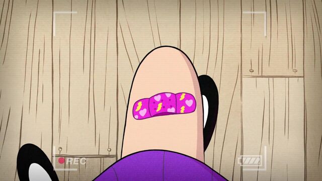 File:Short2 Mabel's band-aid.jpg