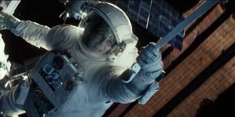 New-gravity-trailer-shows-how-scary-it-would-be-to-get-lost-in-space