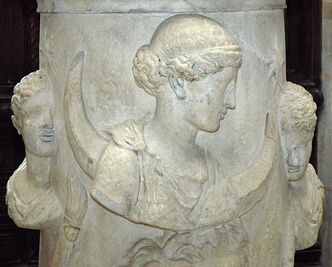 Altar Selene Louvre Ma508