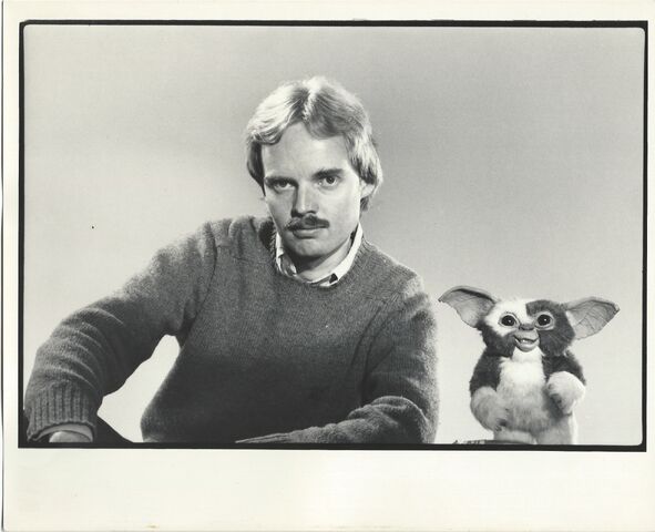 File:Michael Finnell and Gizmo.jpg
