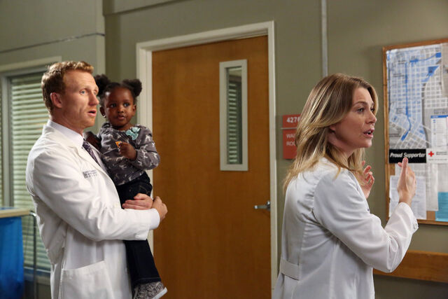 Archivo:9x05 Beautiful Doom-Owen-Zola-Meredith.jpg