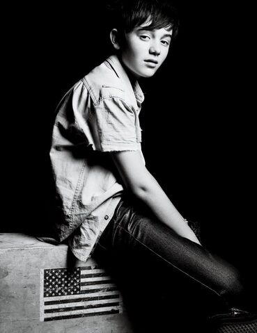 File:Greyson 4ever.jpg