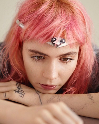 File:GrimesTeenVogue2016 3.png