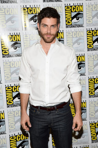 File:David Giuntoli Comic-Con 2013.jpg