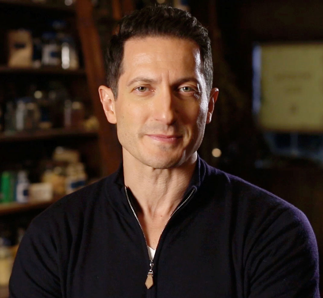 Sasha Roiz Grimm Wiki FANDOM powered by Wikia