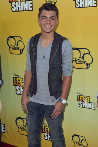 File:AdamIrigoyen2012(8).jpg