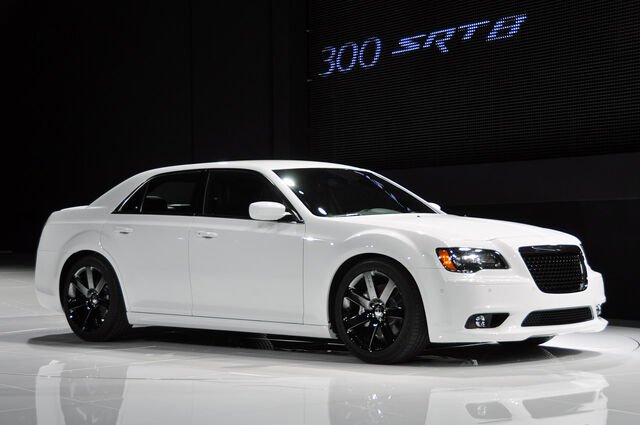 Plik:Chrysler300SRT8-6.4.jpg