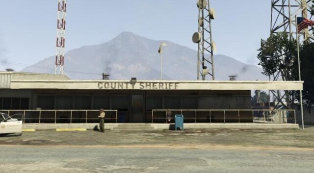 File:CountySheriffstation-GTAV-SandyShores-exterior.jpg