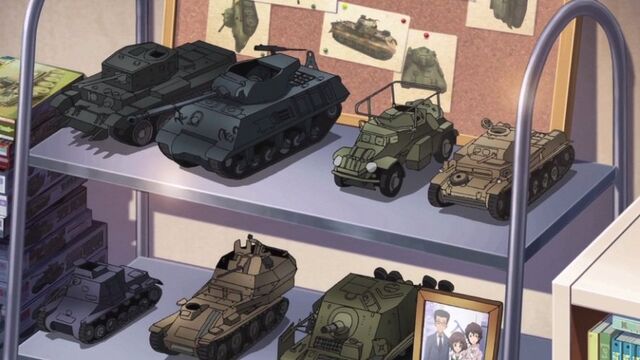 File:Yukari models.jpg