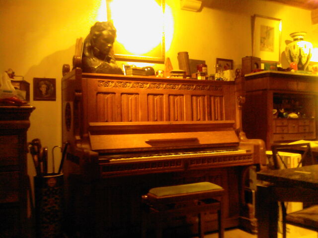 File:Piano verdecandijas jor.jpg
