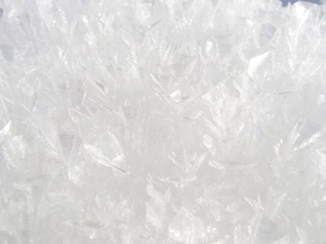 File:Ice crystals-bright.jpg