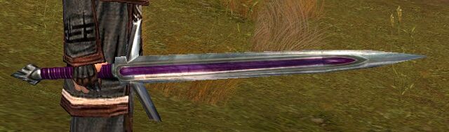 File:GreaterHighlanderBladeDyed.jpg