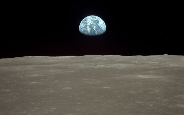 File:Apollo11 earthrise 1920x1200.jpg