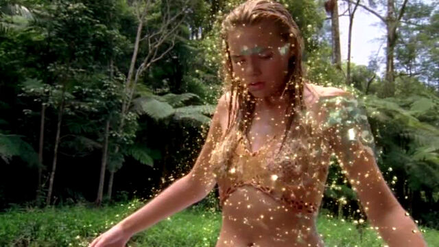 File:Bella Transforming.jpg