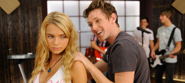 File:Nate Hitting on Bella.jpg