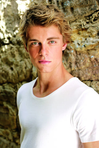 File:Luke-Mitchell-0269-resize.jpg